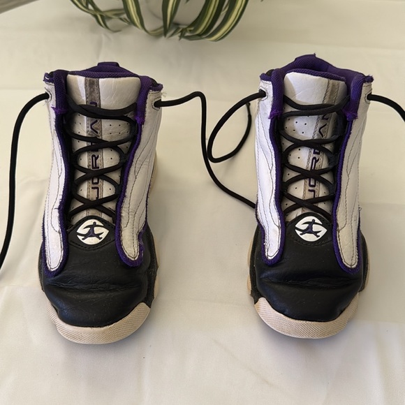Air Jordan Pro Strong 'White Black Electro Purple
Youth Kids Size 2Y - Picture 10 of 12